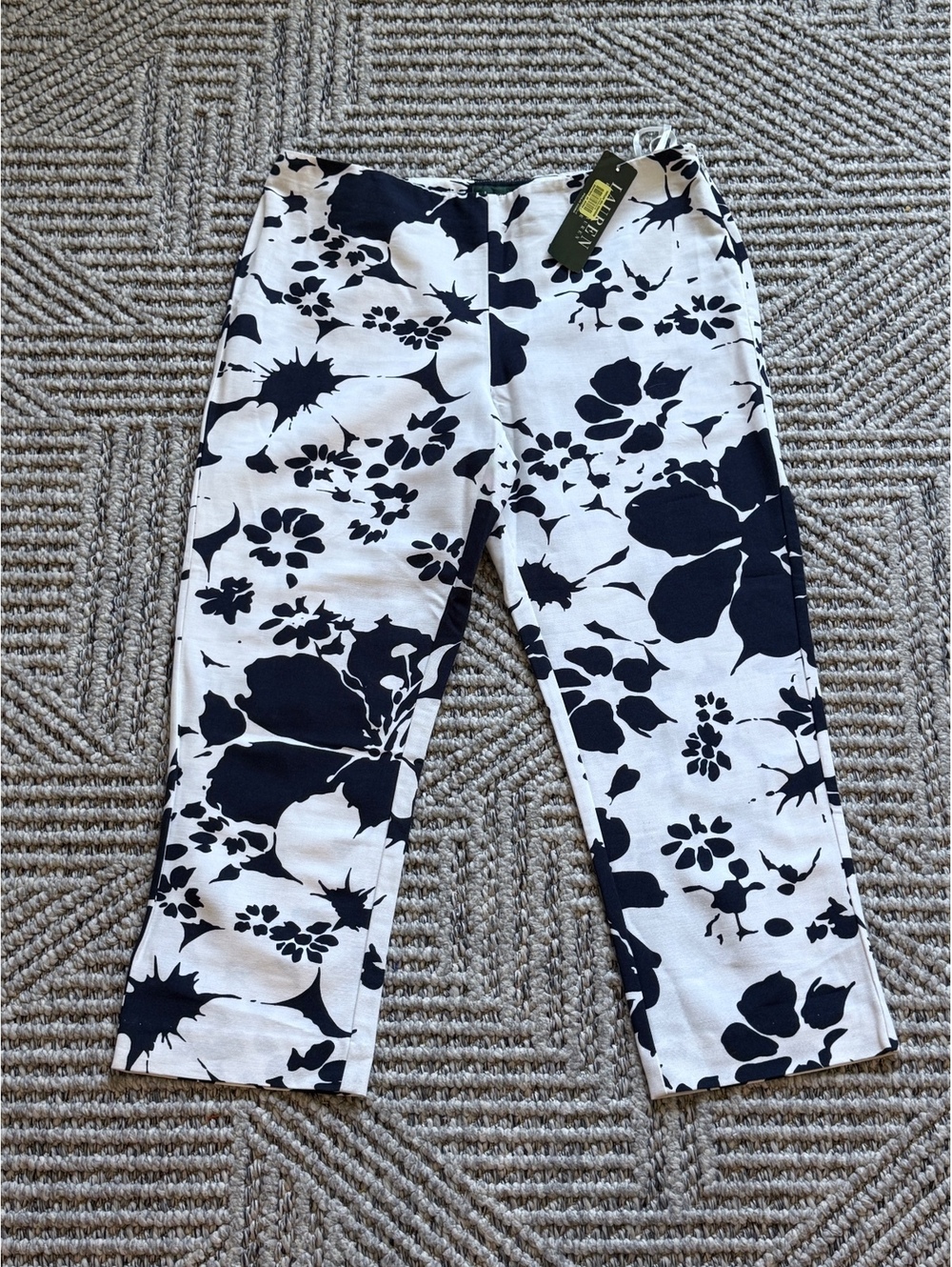Lauren Ralph Lauren Women's Black and White Floral Cropped Pants Size 12P